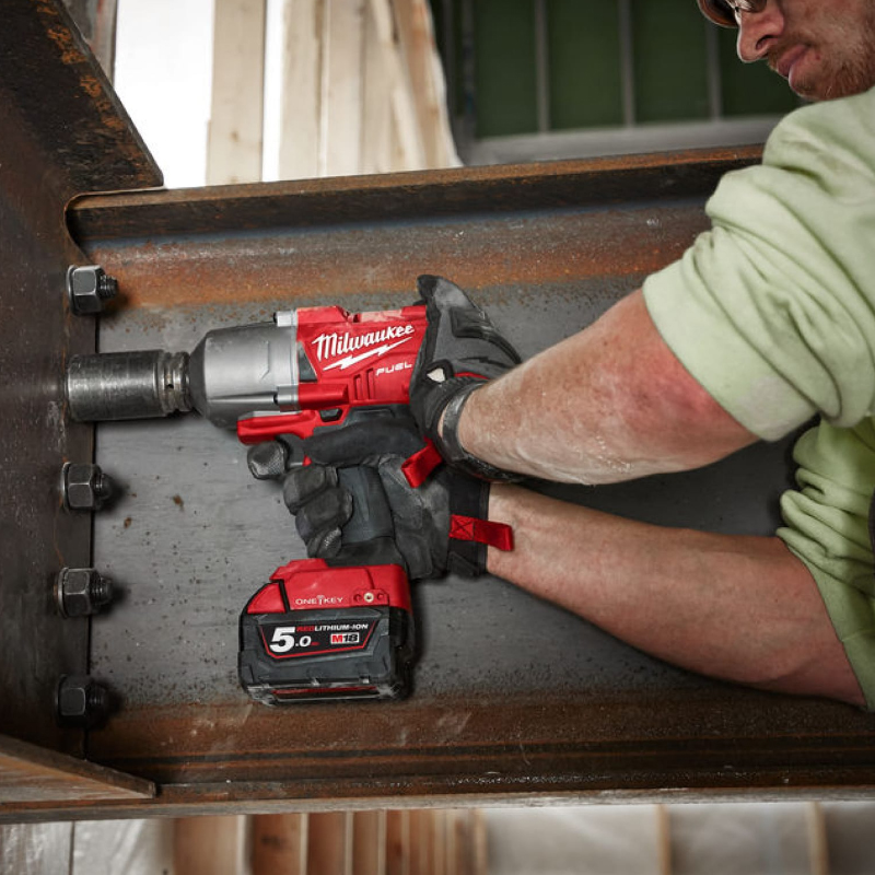 Аккумуляторный гайковерт Milwaukee M18 ONEFHIWF12-0X ONE-KEY FUEL 1/2