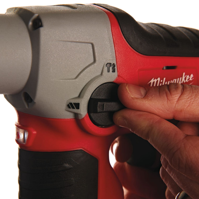 Аккумуляторный перфоратор Milwaukee M12 H-202C (4933431340) 2x2,0 Ah