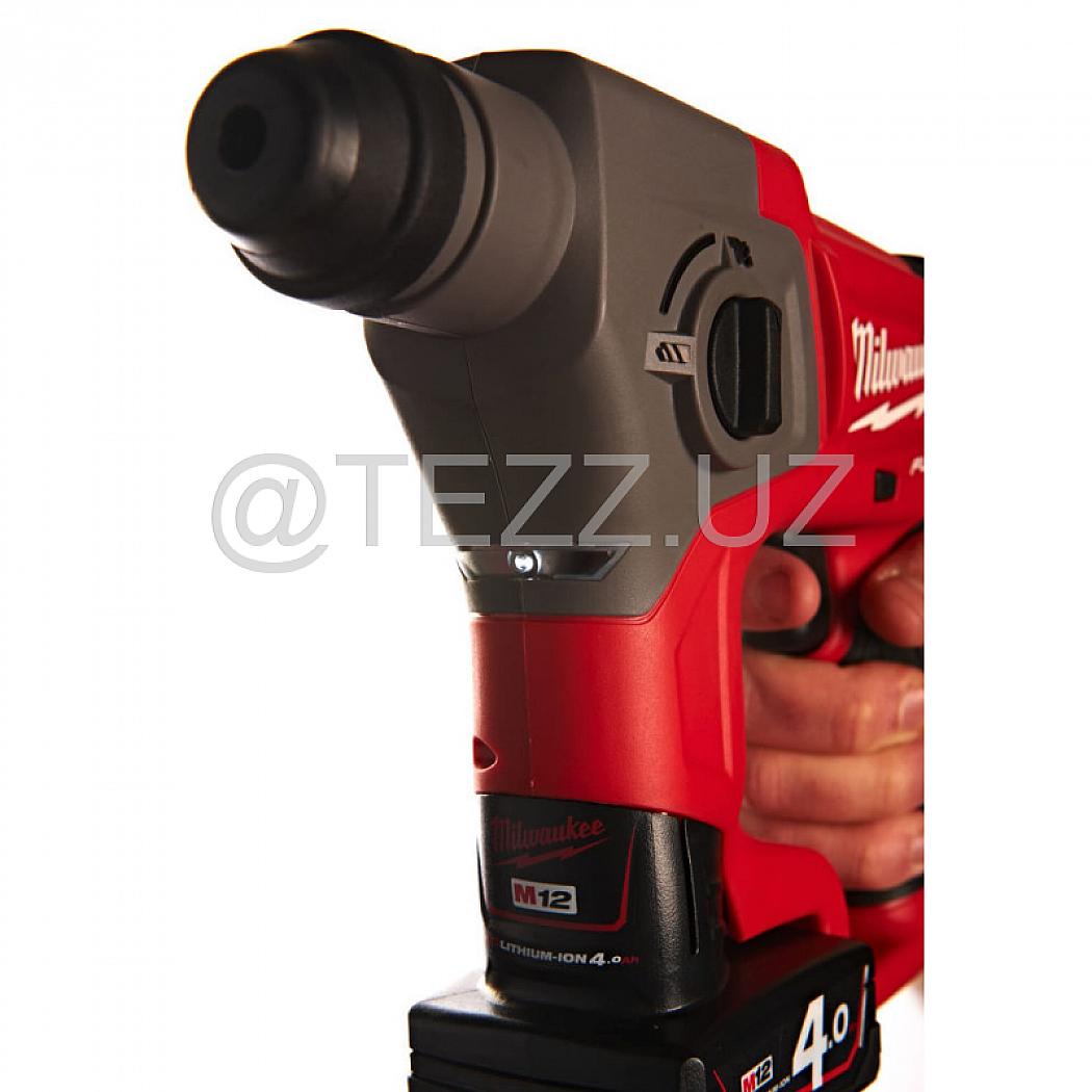 Аккумуляторный перфоратор Milwaukee M12 CH-602X FUEL (4933451510) 2x6,0 Ah